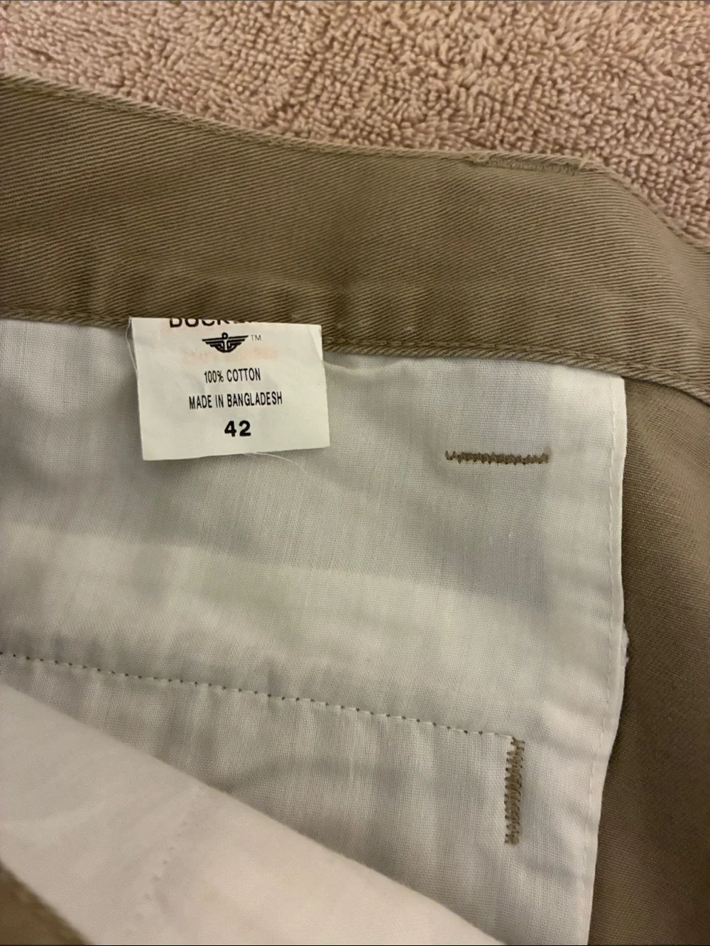 Dockers size 42 Men's Flat Front Shorts in Khaki